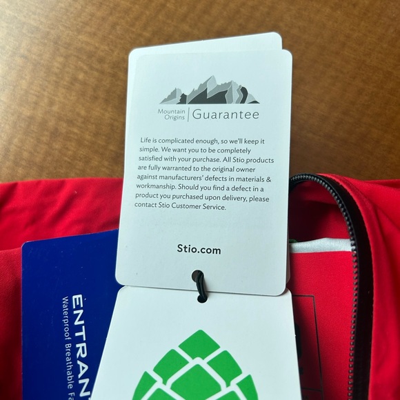 Stio Men's 100% Nylon Rain Jacket Red Waterproof Pockets Soft Shell Full Zip XL - Picture 11 of 14